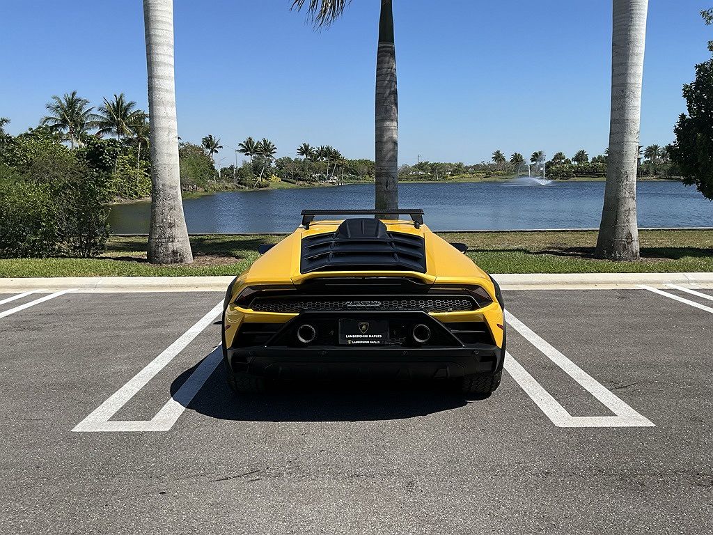 2024 Lamborghini Huracan Sterrato image 5