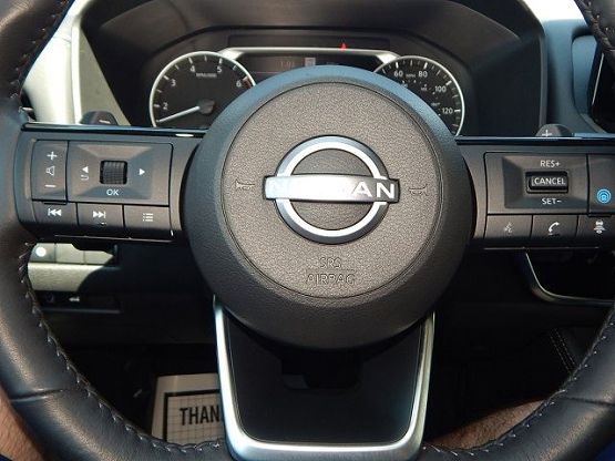 2023 Nissan Rogue SL photo 9