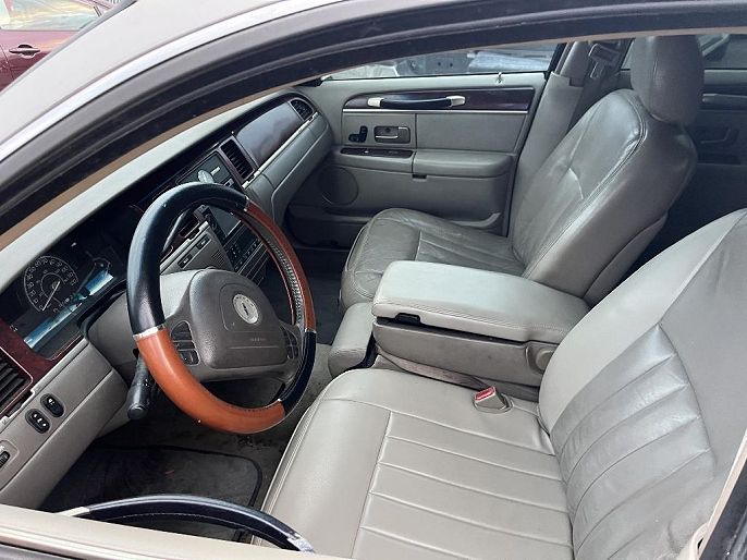 2003 Lincoln Town Car