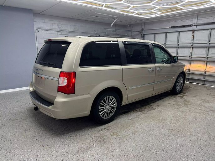2014 Chrysler Town & Country