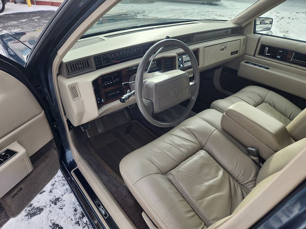 1992 Cadillac DeVille null image 23