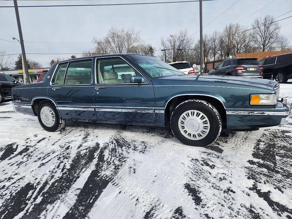 1992 Cadillac DeVille null image 2