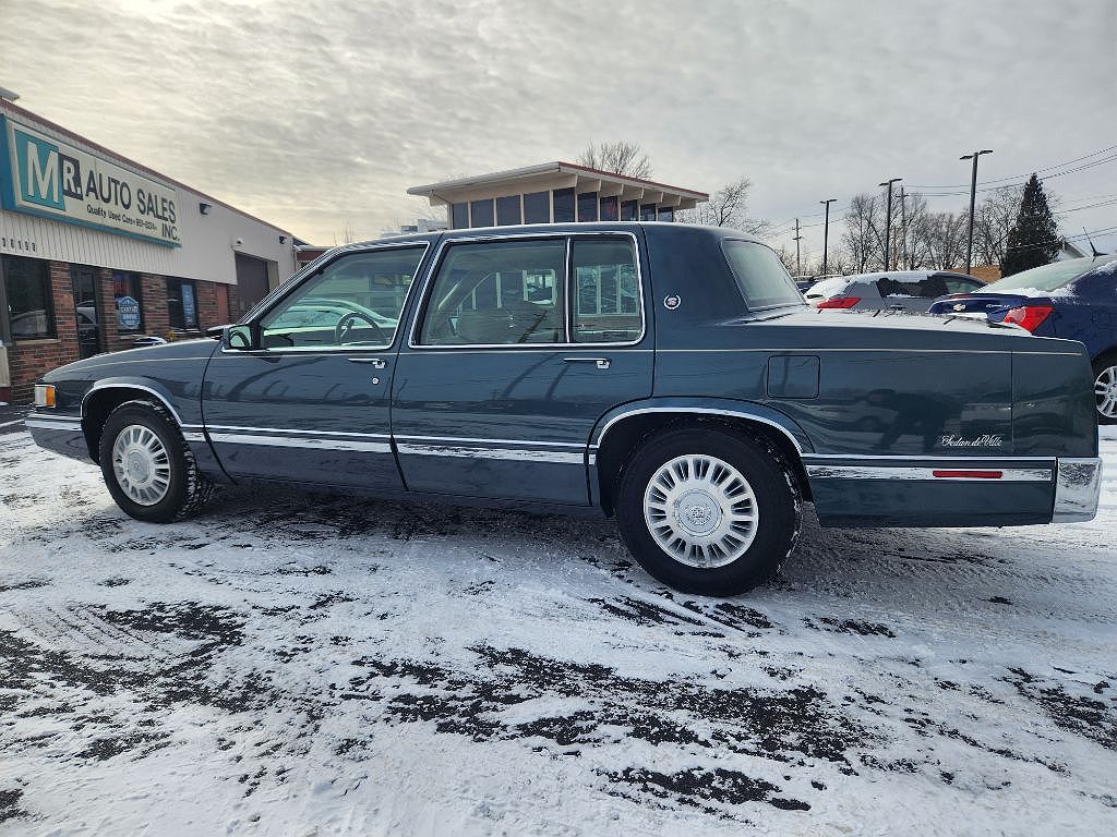 1992 Cadillac DeVille null image 3