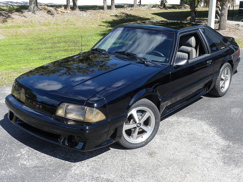 1988 Ford Mustang GT image 10