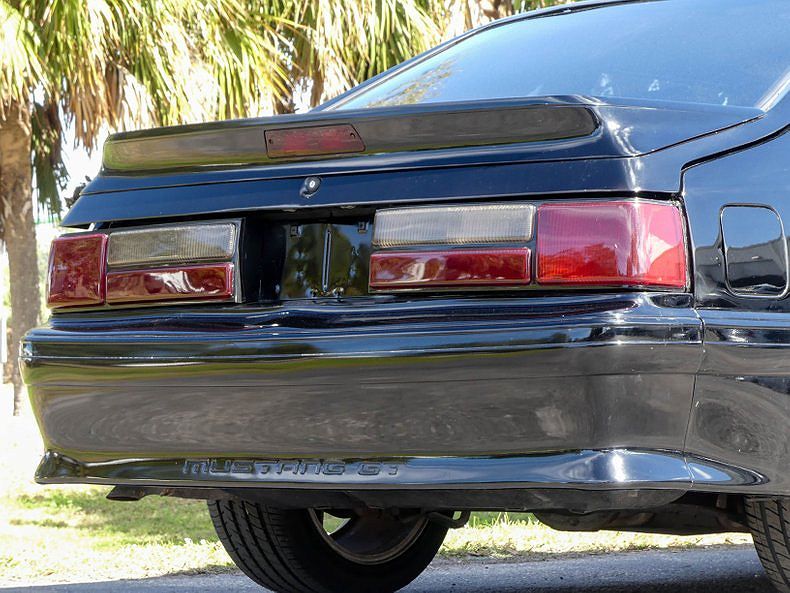 1988 Ford Mustang GT image 30