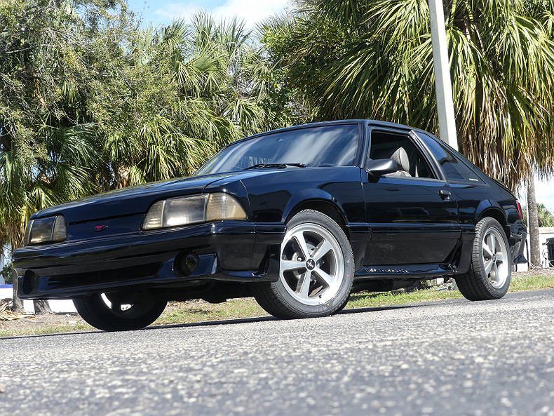 1988 Ford Mustang GT image 7