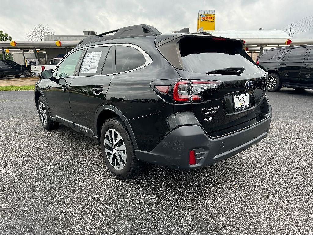 2020 Subaru Outback Premium image 4