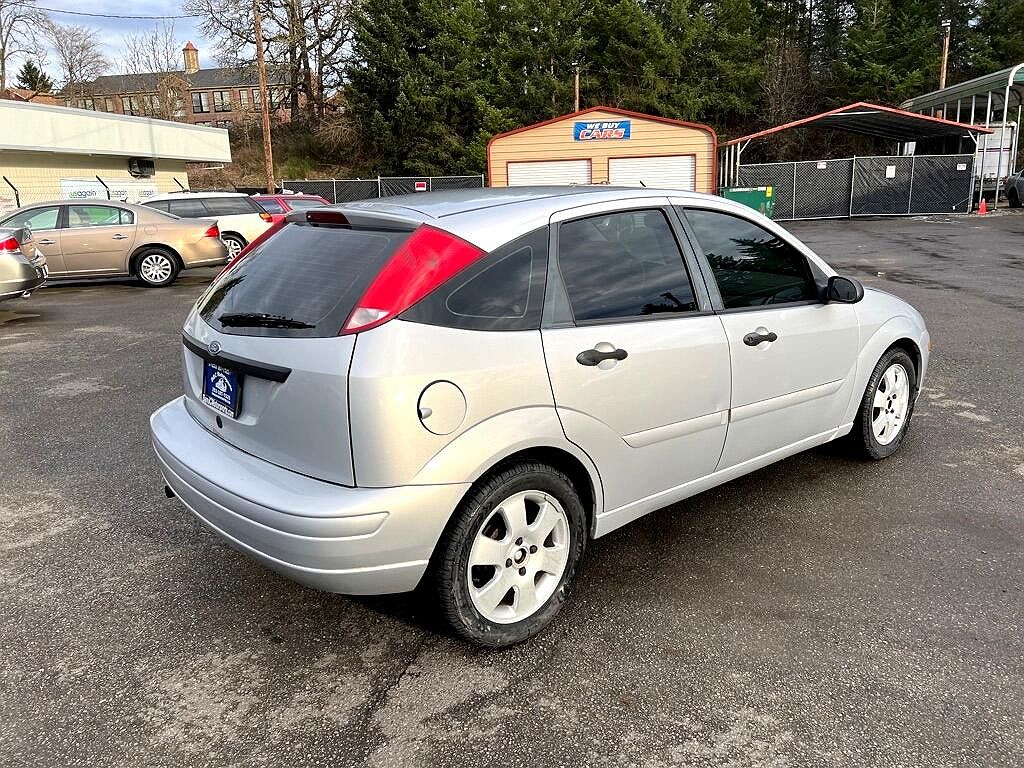 2002 Ford Focus null image 8
