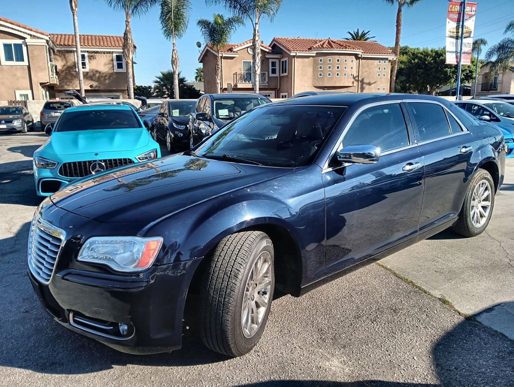 2012 Chrysler 300 Limited Edition image 1