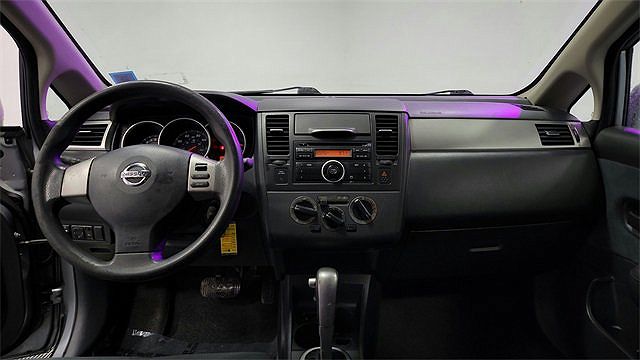 2010 Nissan Versa S image 14