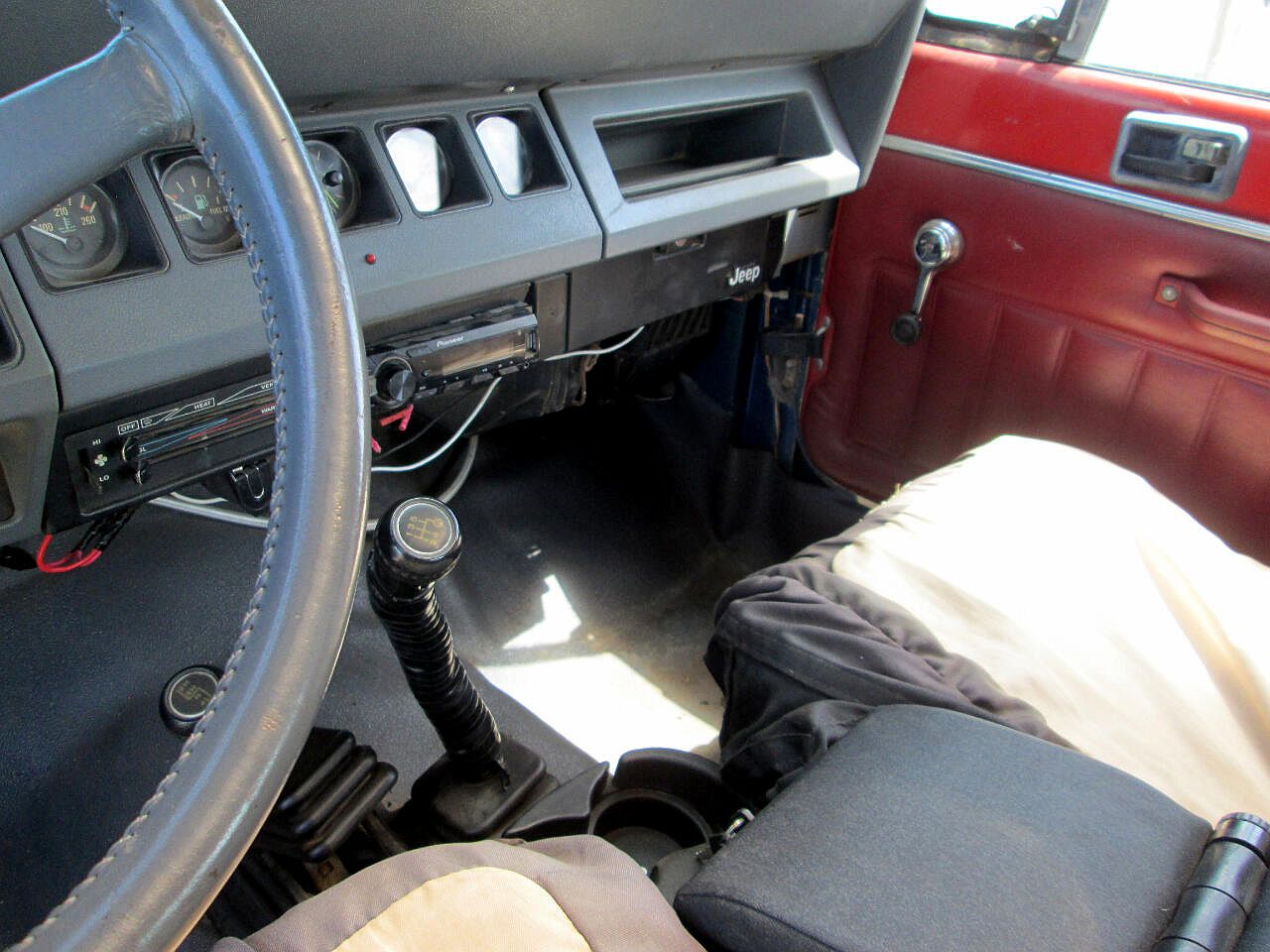 1997 Jeep Wrangler SE image 6