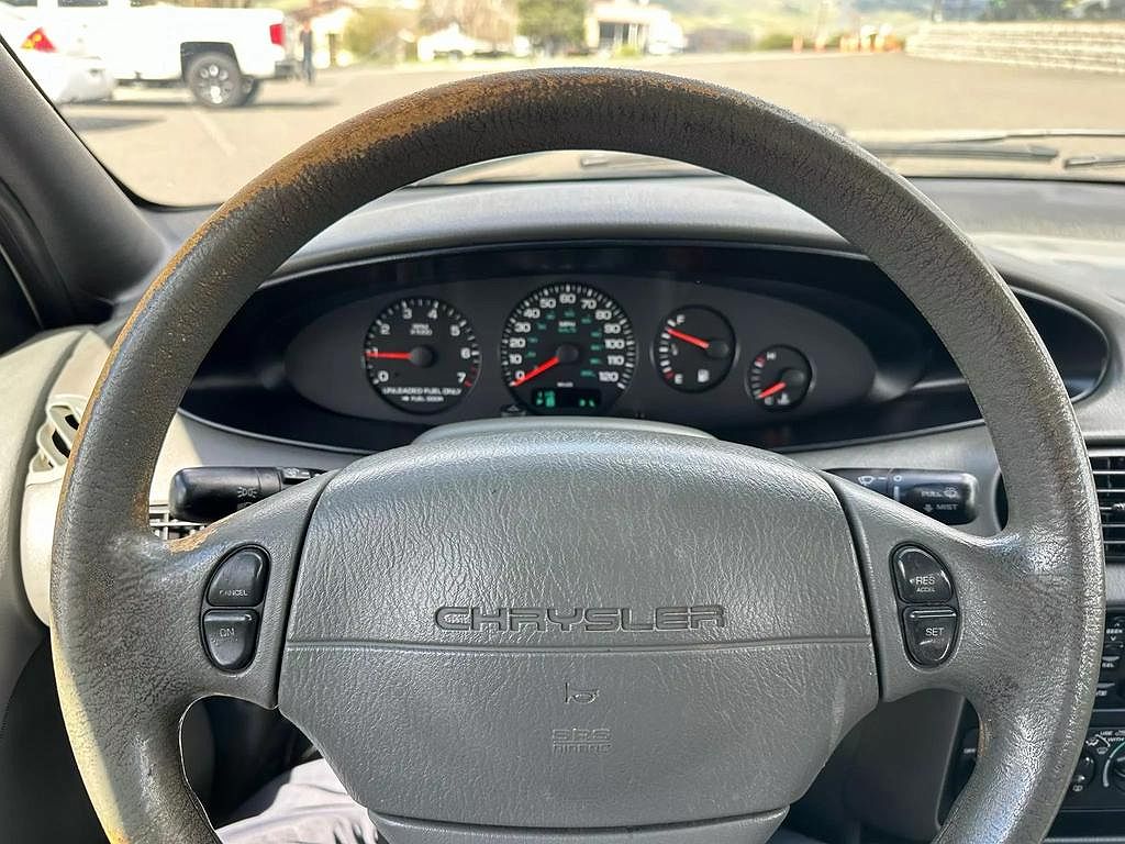 2000 Chrysler Cirrus LX image 7