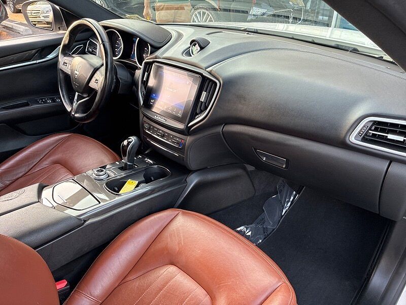 2017 Maserati Ghibli