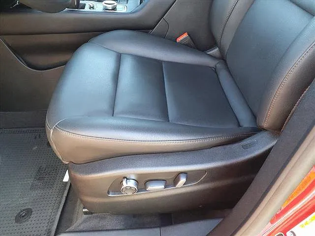 2019 Cadillac XT4 Sport image 5