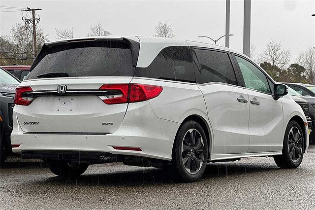 2022 Honda Odyssey Elite image 3